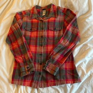 Patagonia women’s organic flannel size 8- red plaid